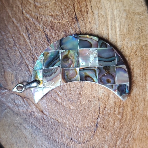 New Natural Abalone Shell Half-Moon Pendant. - Picture 2 of 14